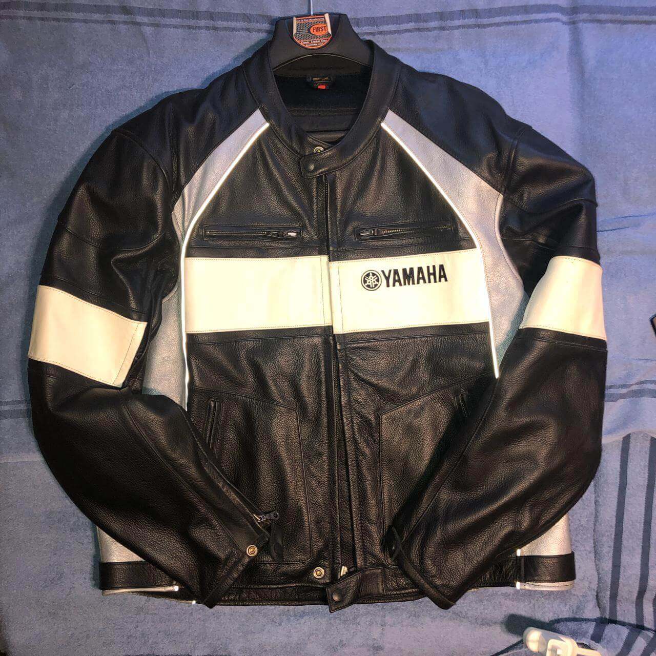 Unisex Motorcycle Yamaha Racing Cowhide Leather Jacket